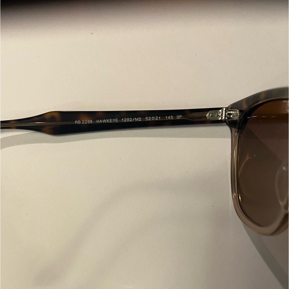 Ray-Ban Women\'s Brown Tortoiseshell Sunglasses - Classic Style main image 4